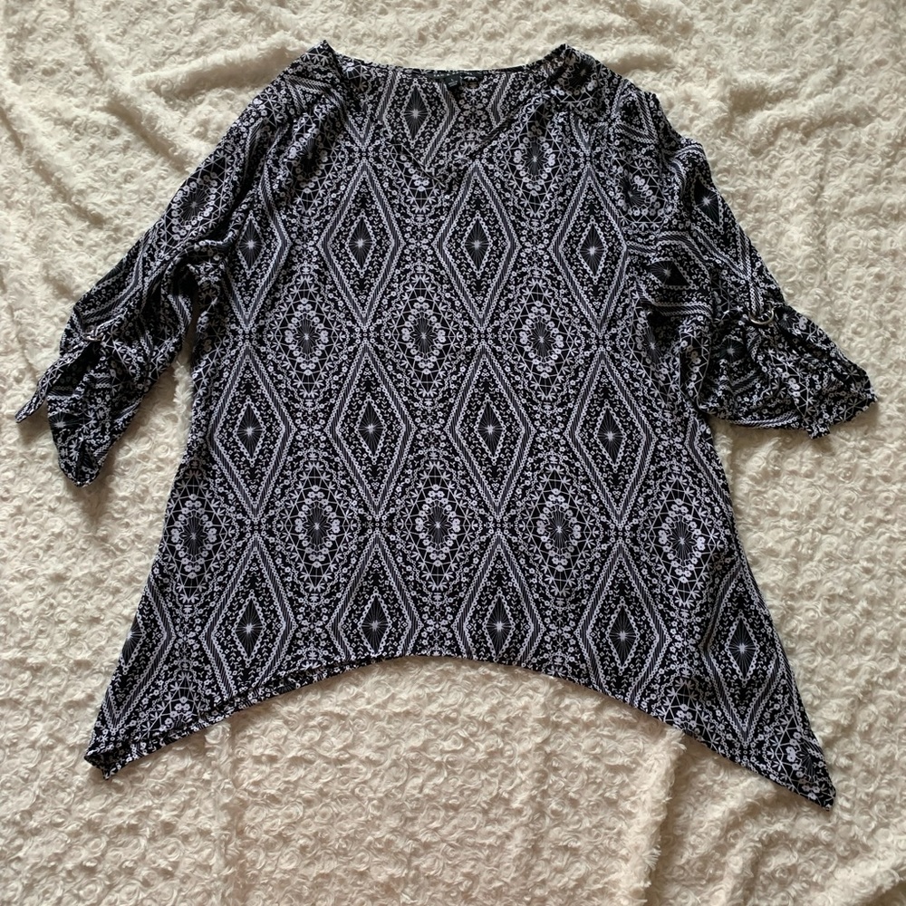 Zac & Rachel Large Black/White Top